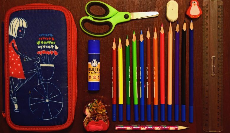 Que mettre dans une trousse scolaire pour l'école ?